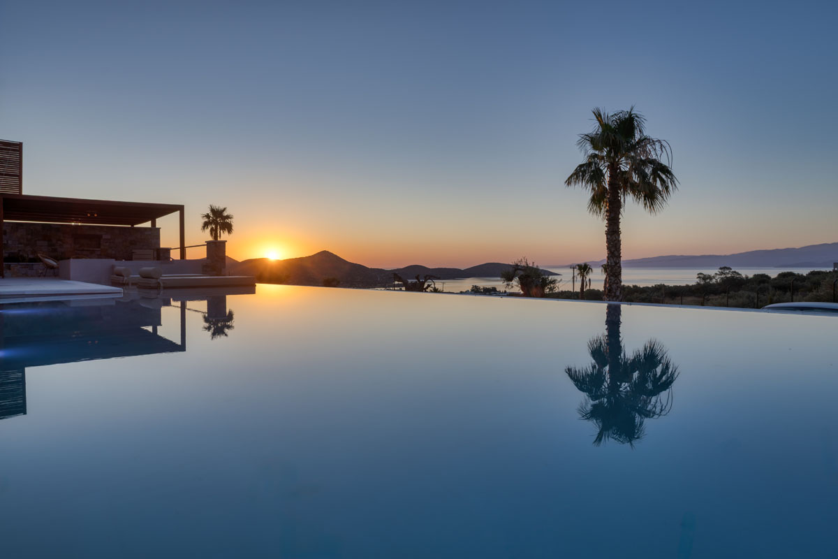 Zeus Luxury Villas